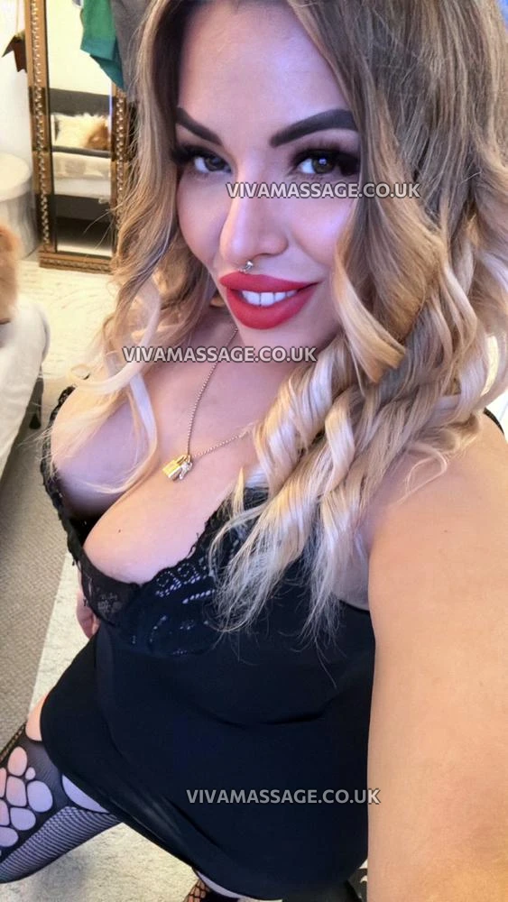 Photo 3 of Blonde Seduction X