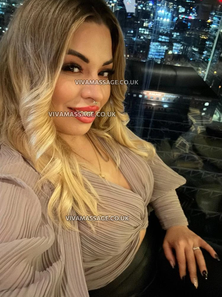 Photo 2 of Blonde Seduction X