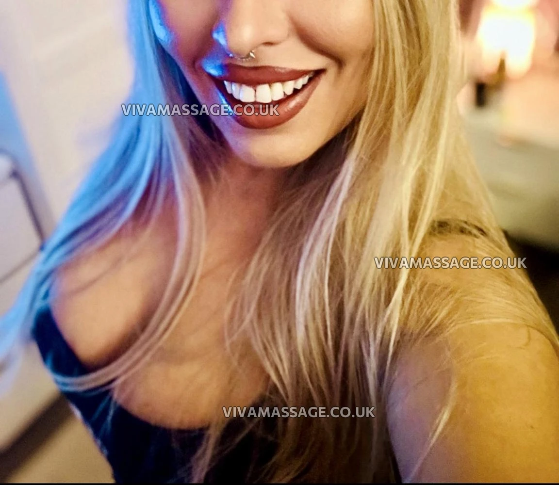 Photo 7 of Blonde Seduction X