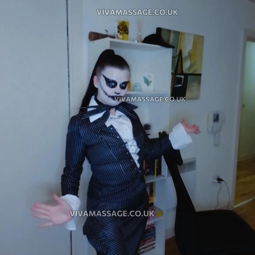 Photo 62 of Miss_Alice94