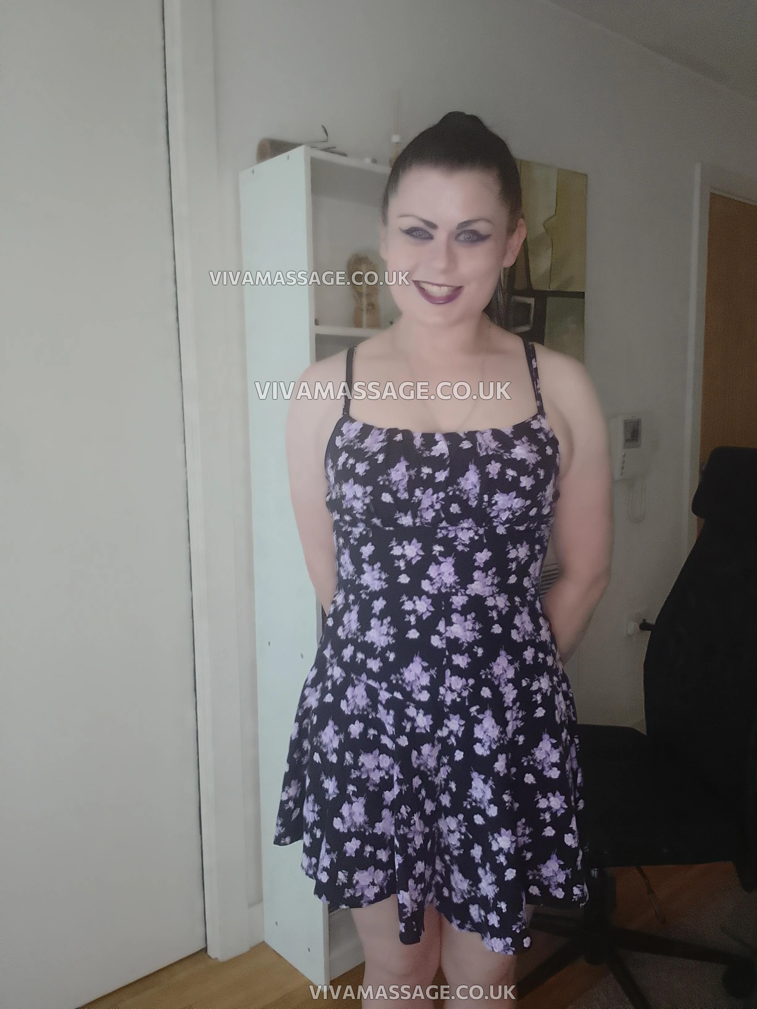 Photo 13 of Miss_Alice94