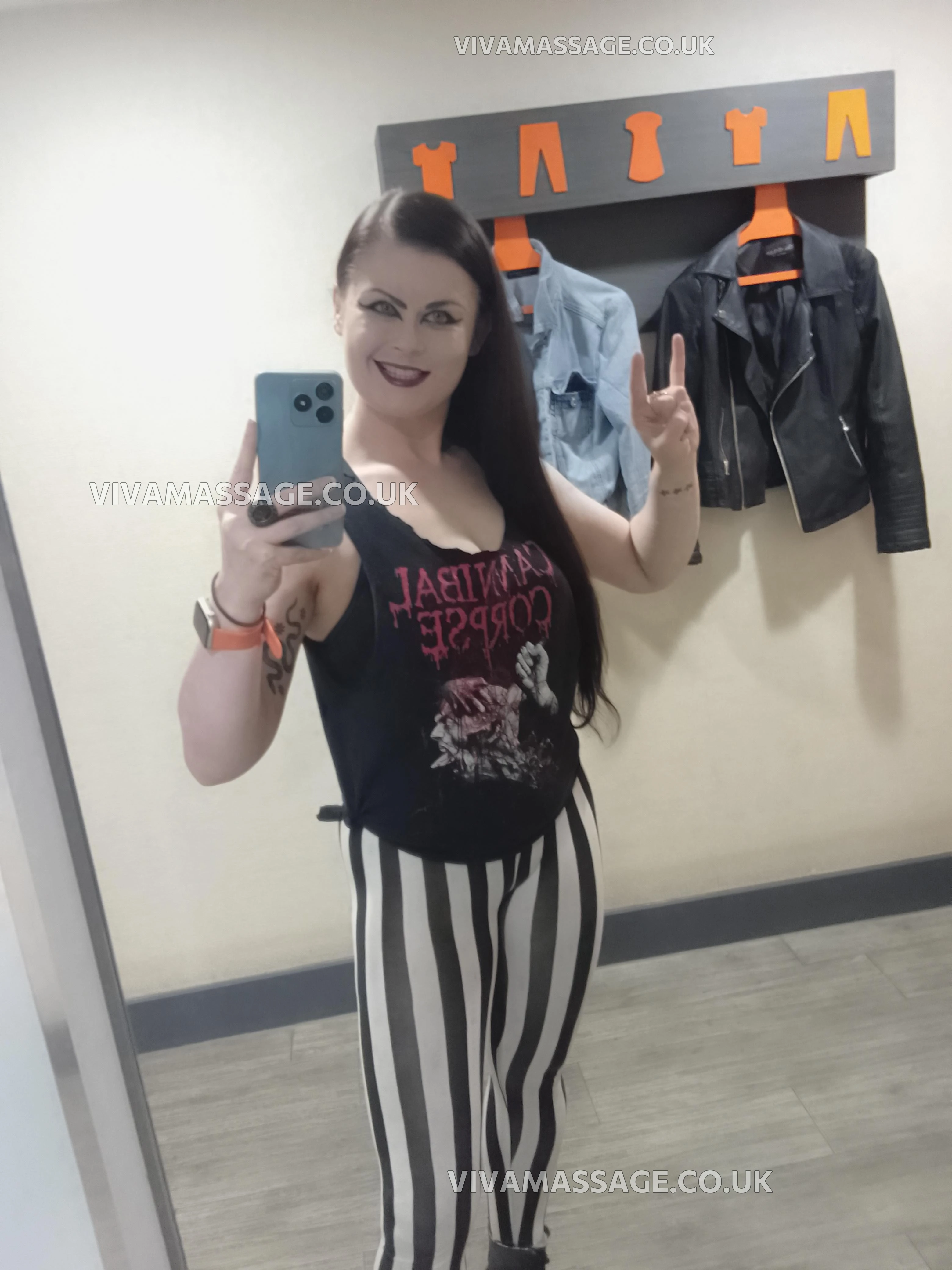 Photo 14 of Miss_Alice94