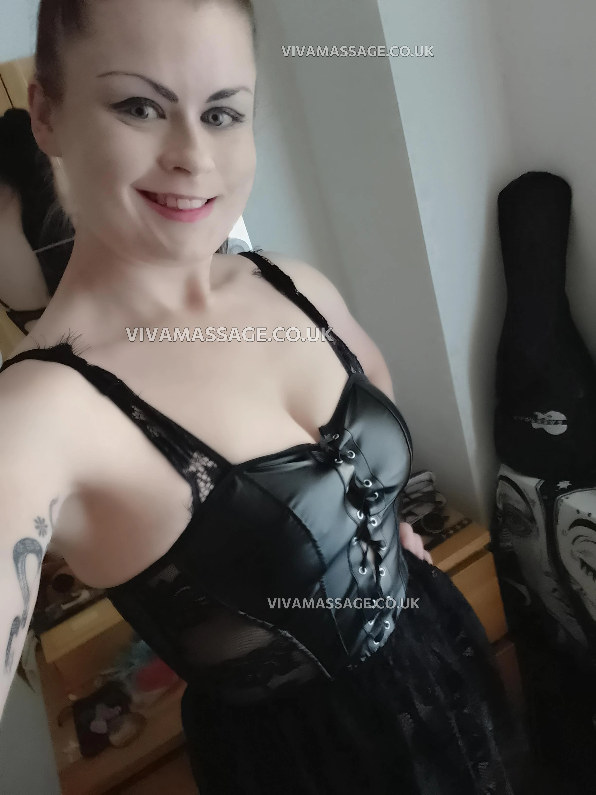 Photo 23 of Miss_Alice94