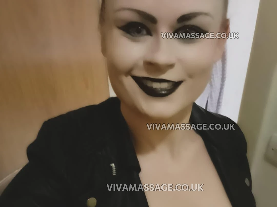 Photo 24 of Miss_Alice94