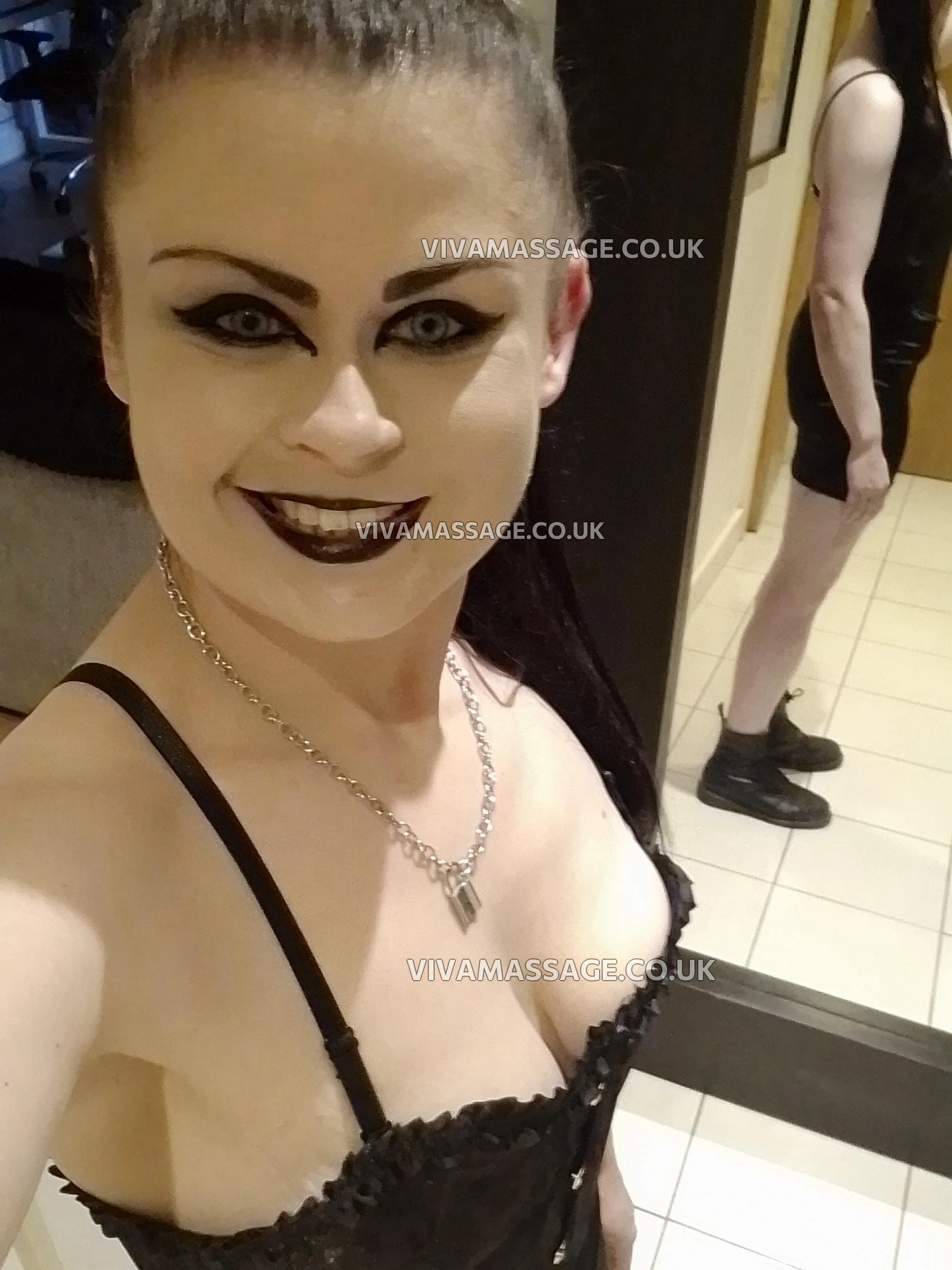 Photo 39 of Miss_Alice94