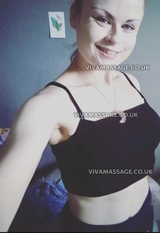 Photo 5 of Miss_Alice94