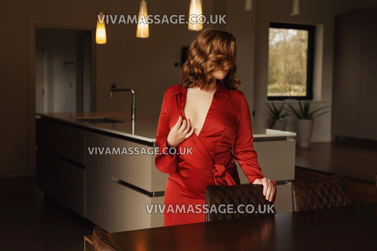 Photo 15 of Hollie_Harper