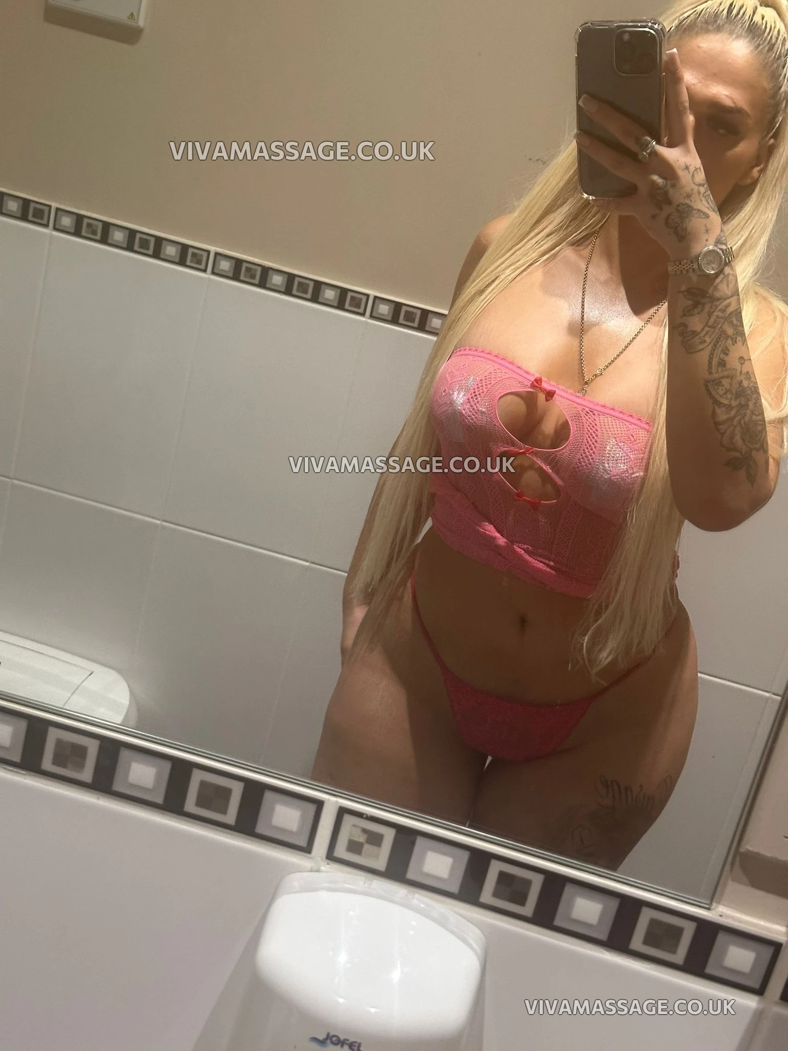 Photo 1 of Snowbunnyxox