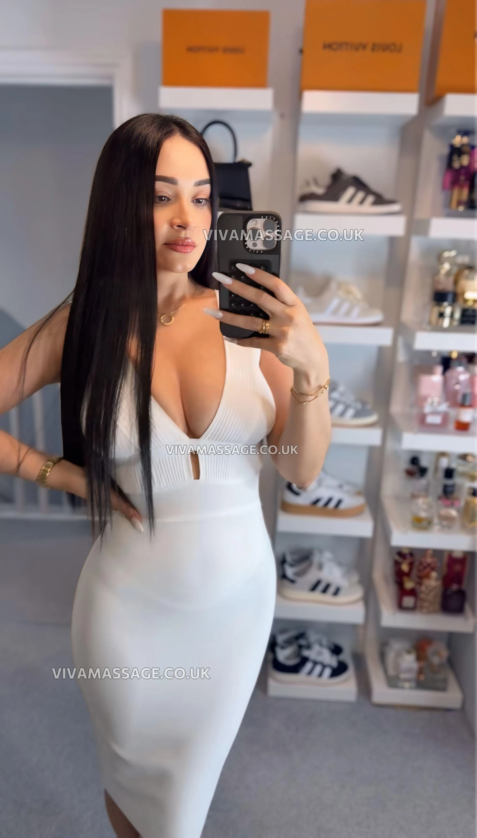 Photo 27 of VERONICA-SWEET