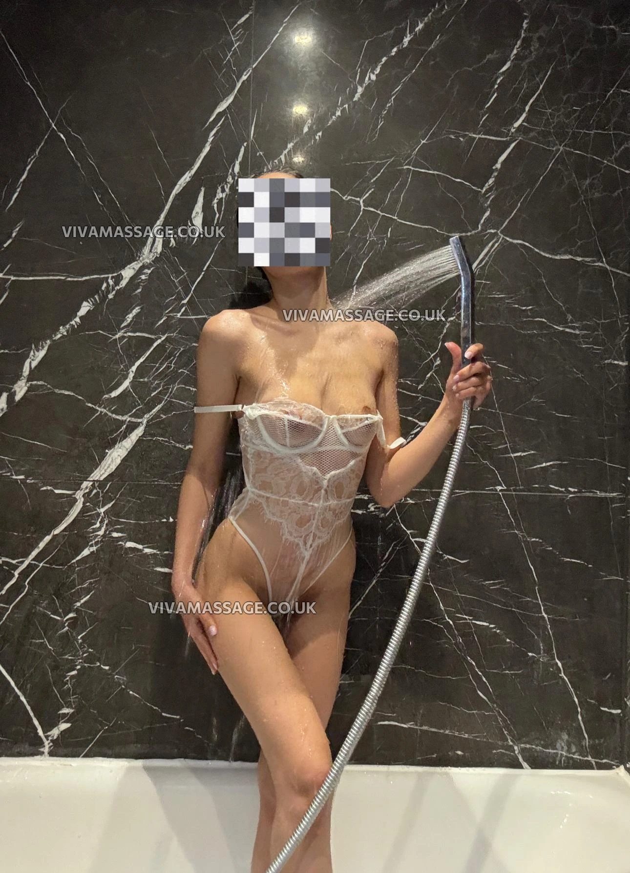 Photo 4 of Miss Roxy Belle