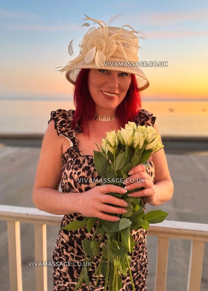 Photo 100 of RedHead_Ella