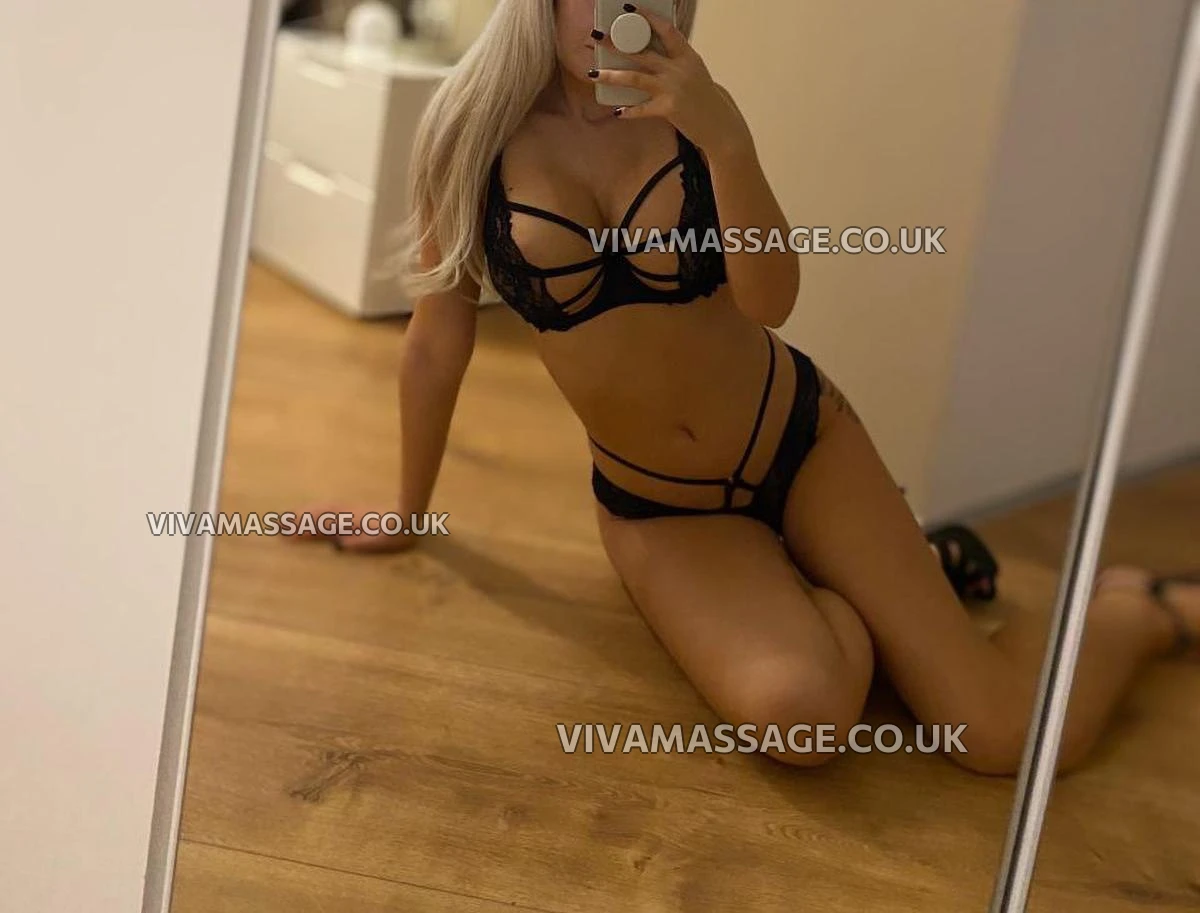 Photo 1 of cute Madison