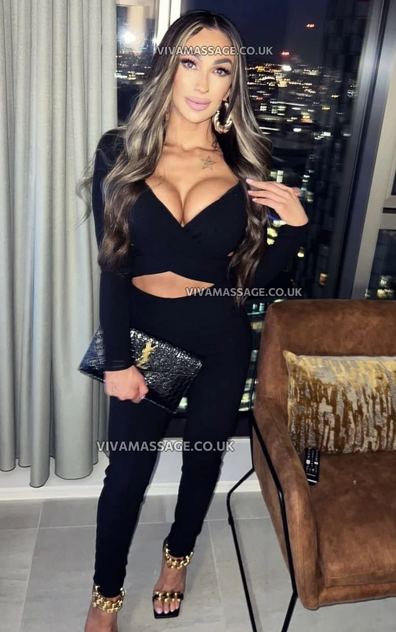 Photo 95 of English Carmela