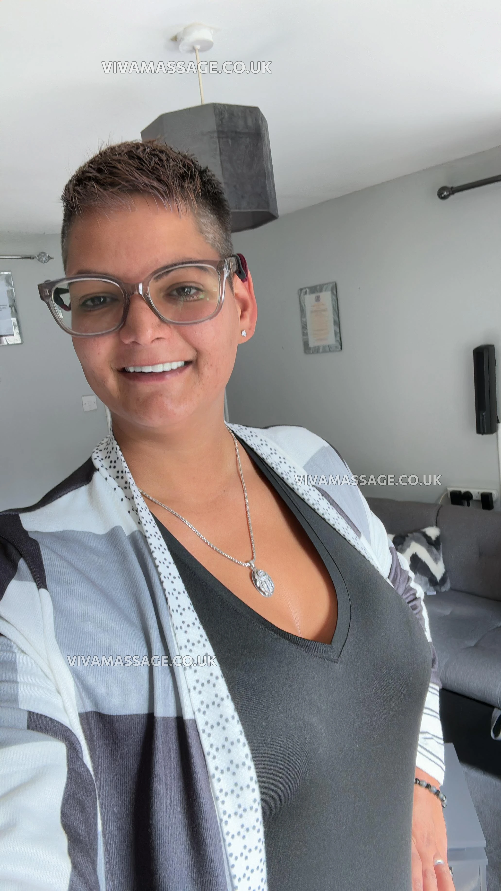 Photo 2 of NaughtyAlice92