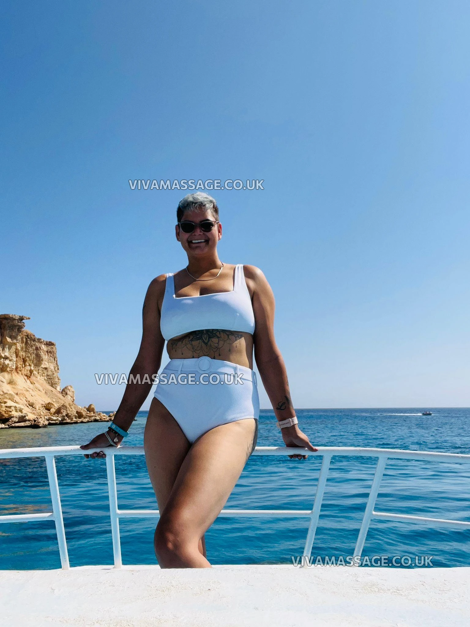 Photo 6 of NaughtyAlice92