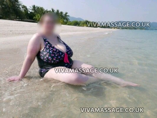 Photo 3 of Busty Caledonia