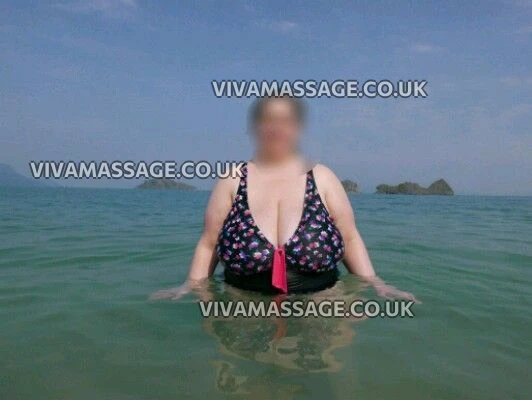 Photo 6 of Busty Caledonia