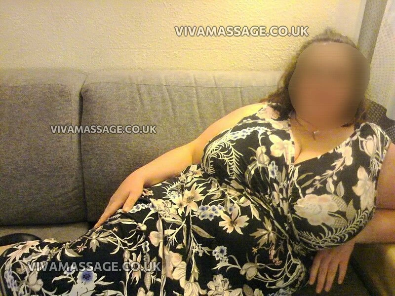 Photo 7 of Busty Caledonia