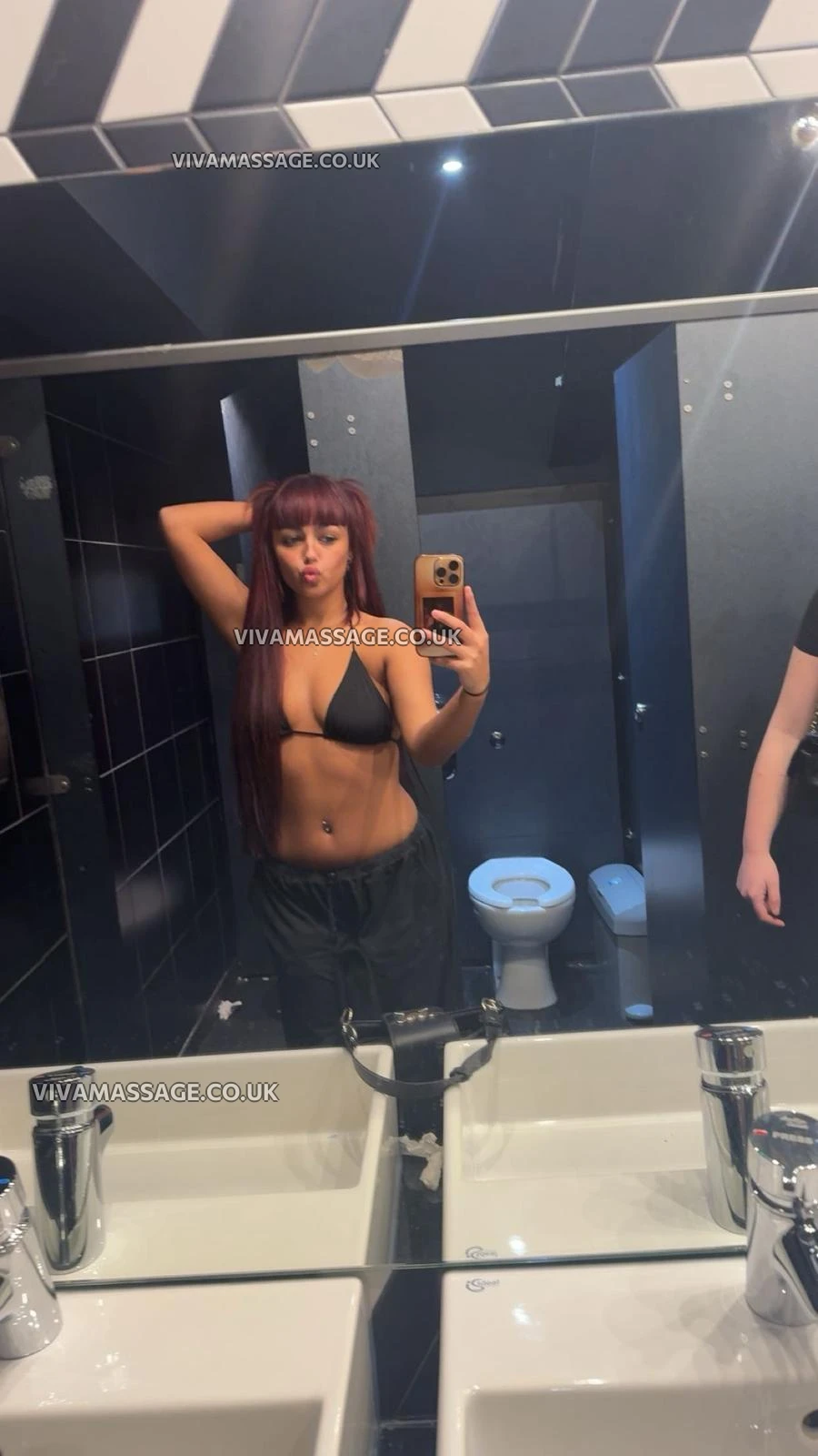 Photo 1 of EnglishOliviaRosex