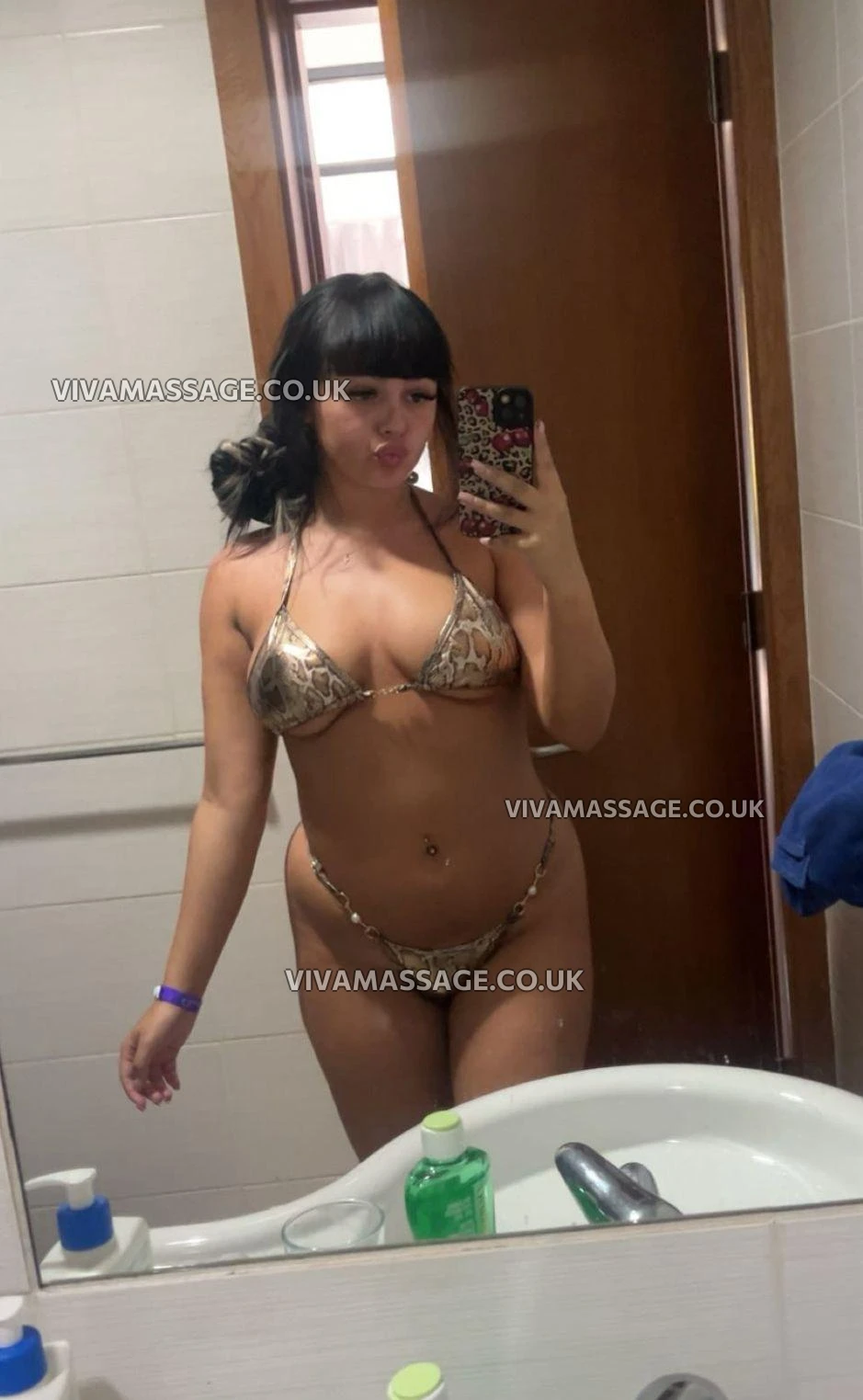 Photo 4 of EnglishOliviaRosex