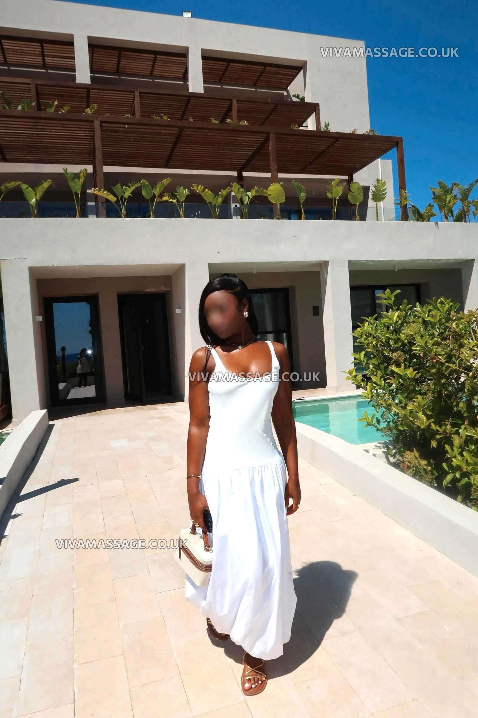 Photo 4 of AurelieSinclair