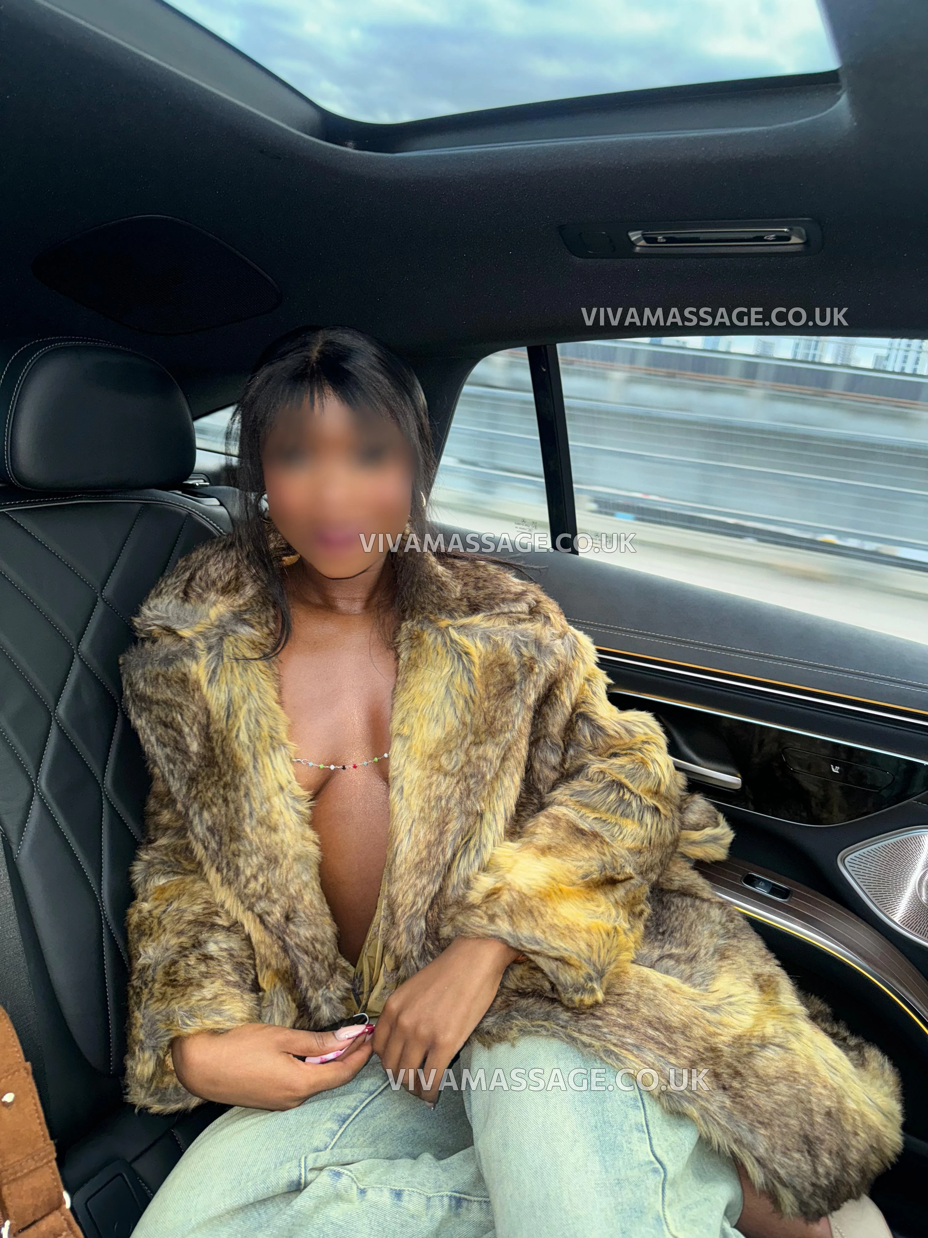 Photo 7 of AurelieSinclair