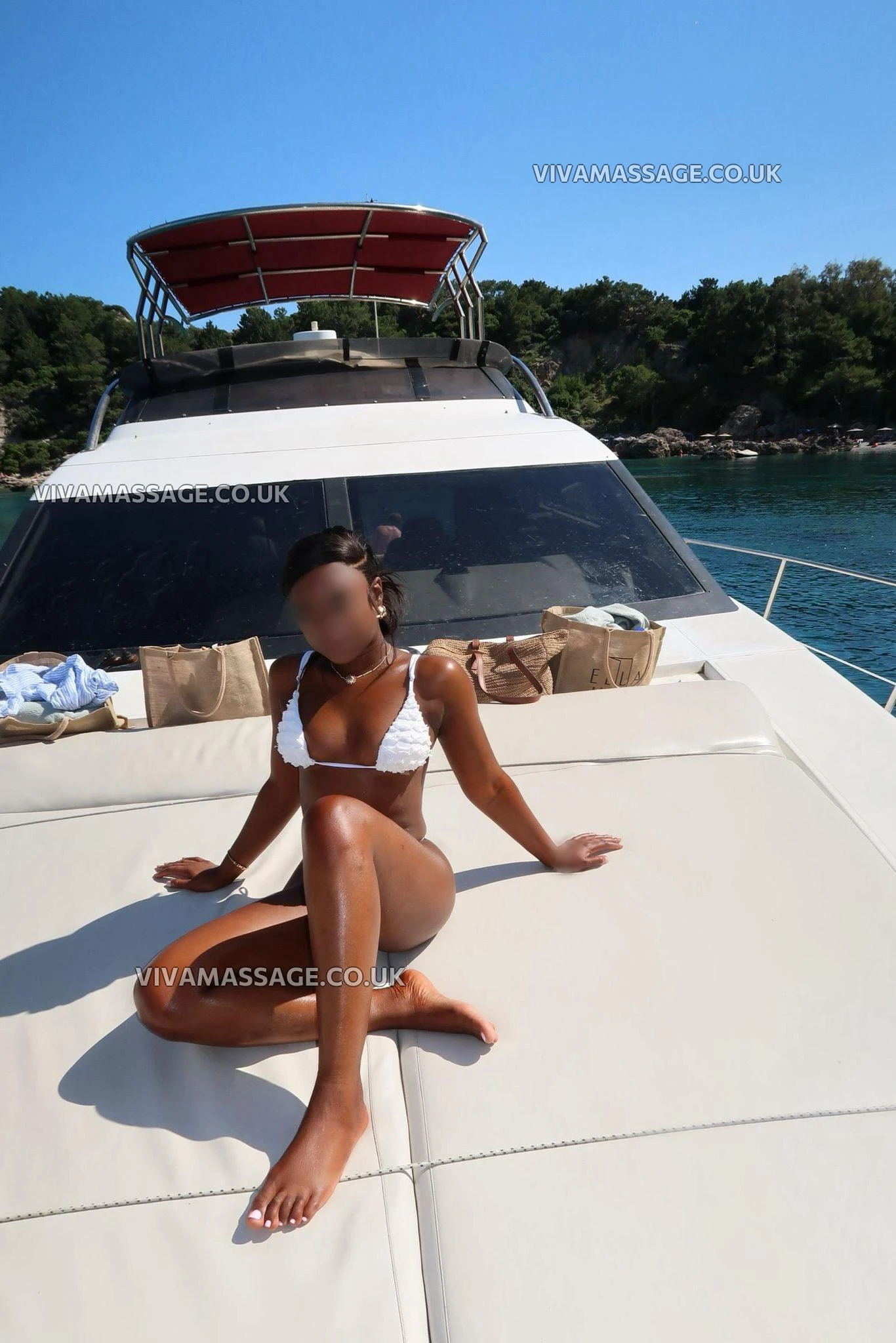 Photo 3 of AurelieSinclair