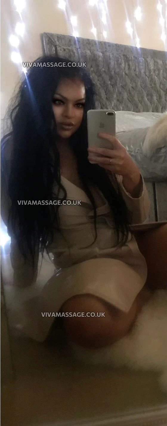 Photo 9 of Alana Amor