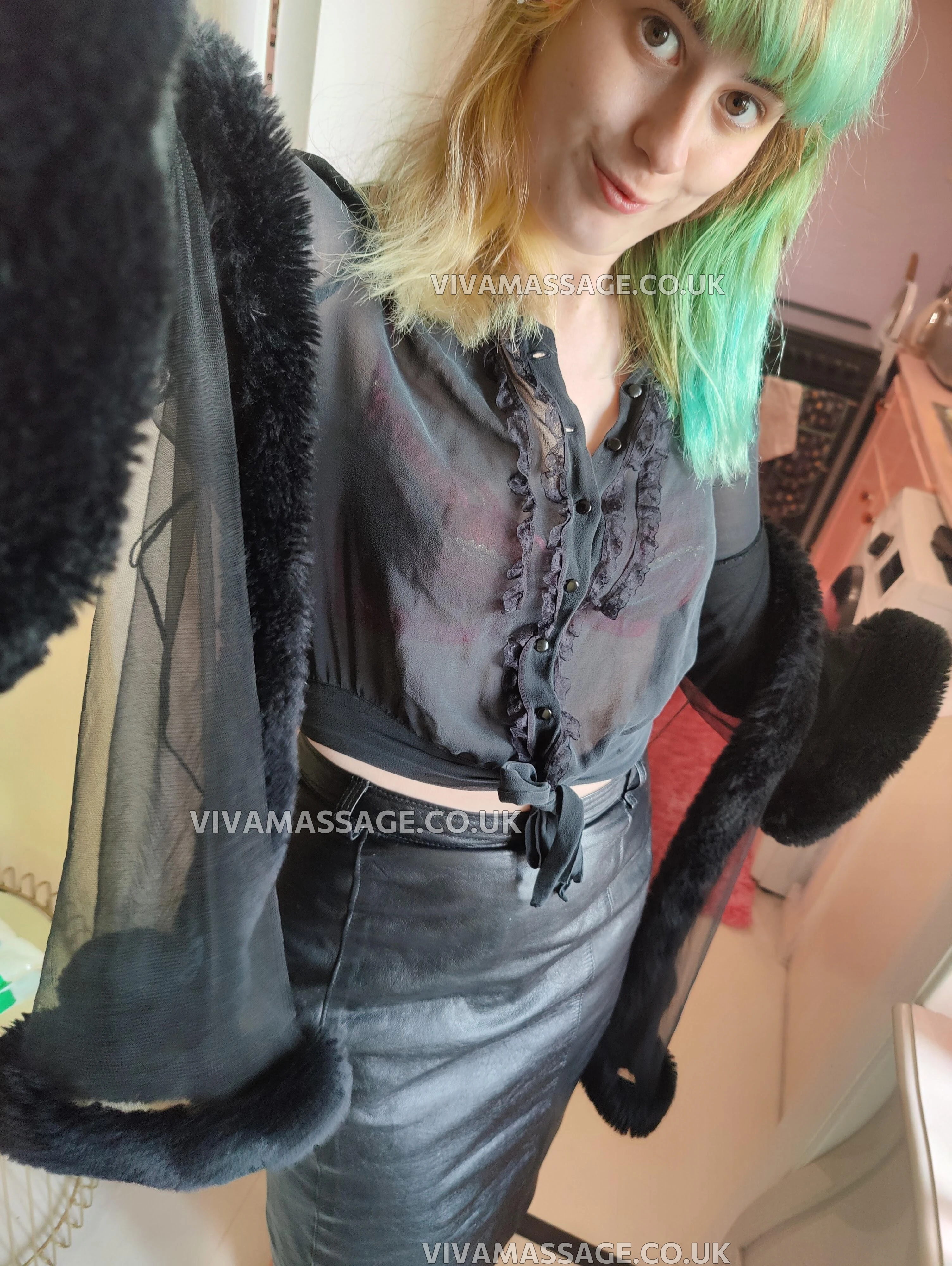 Photo 1 of Porcelain-Victoria