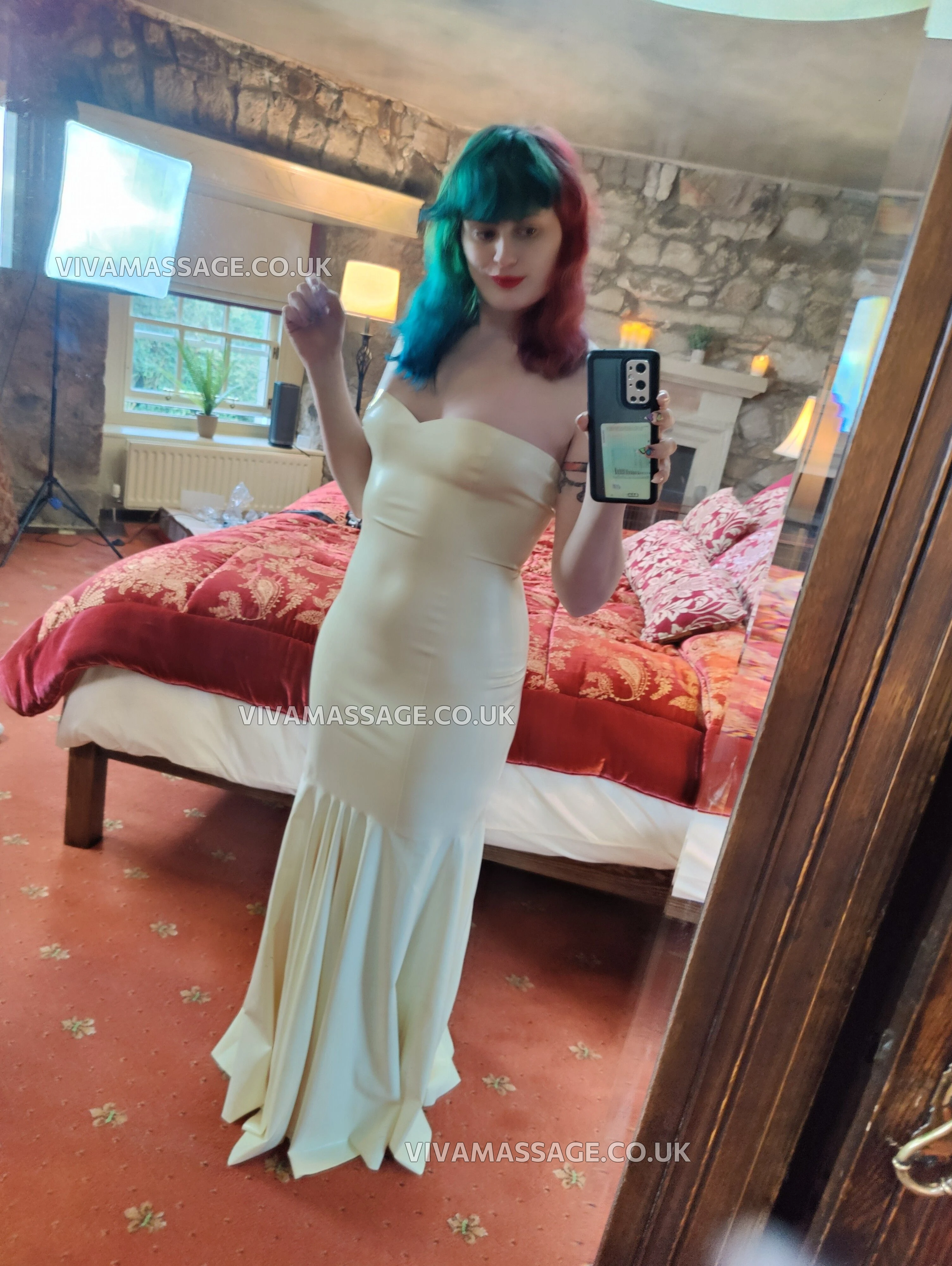 Photo 35 of Porcelain-Victoria