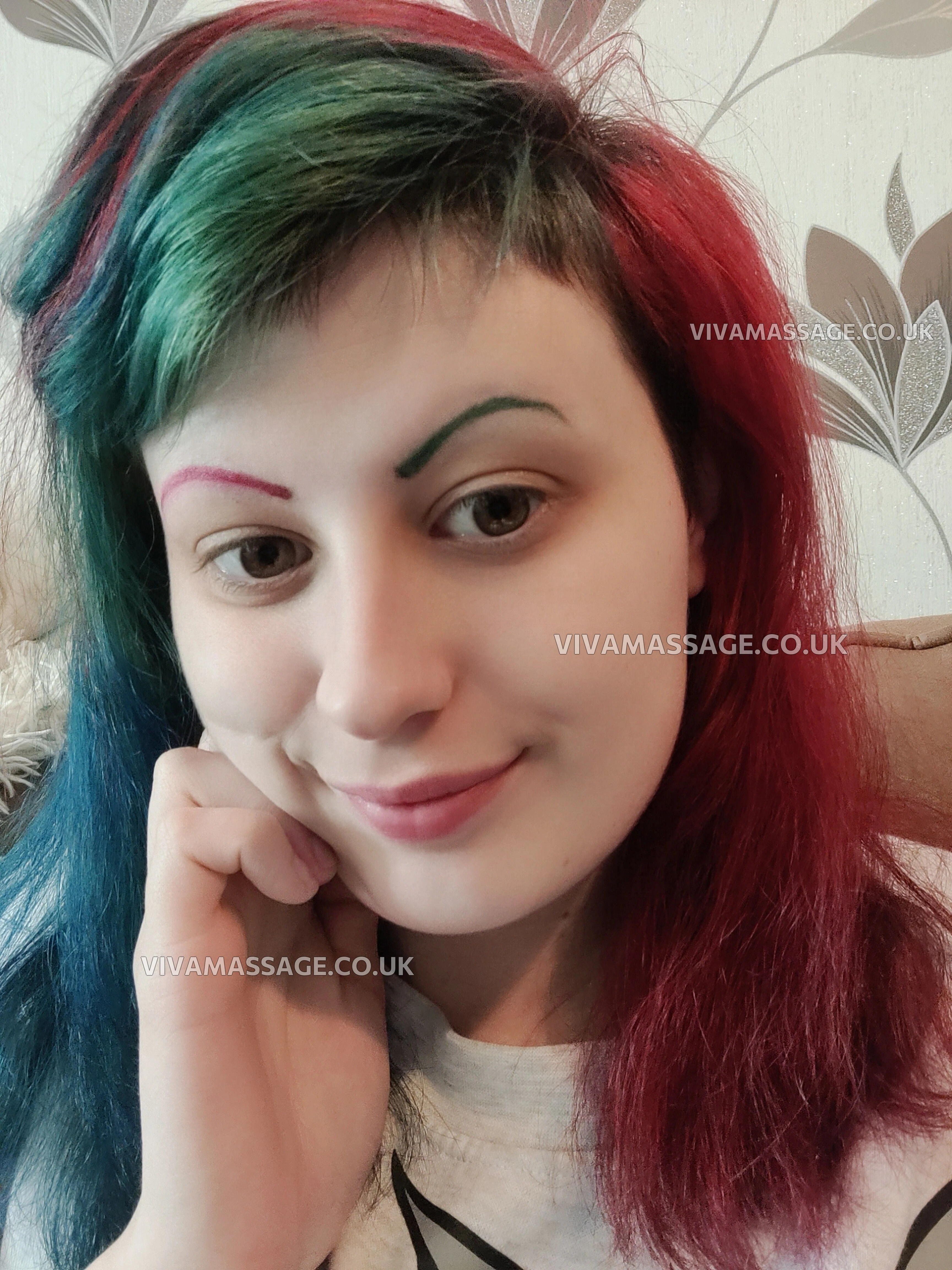 Photo 83 of Porcelain-Victoria