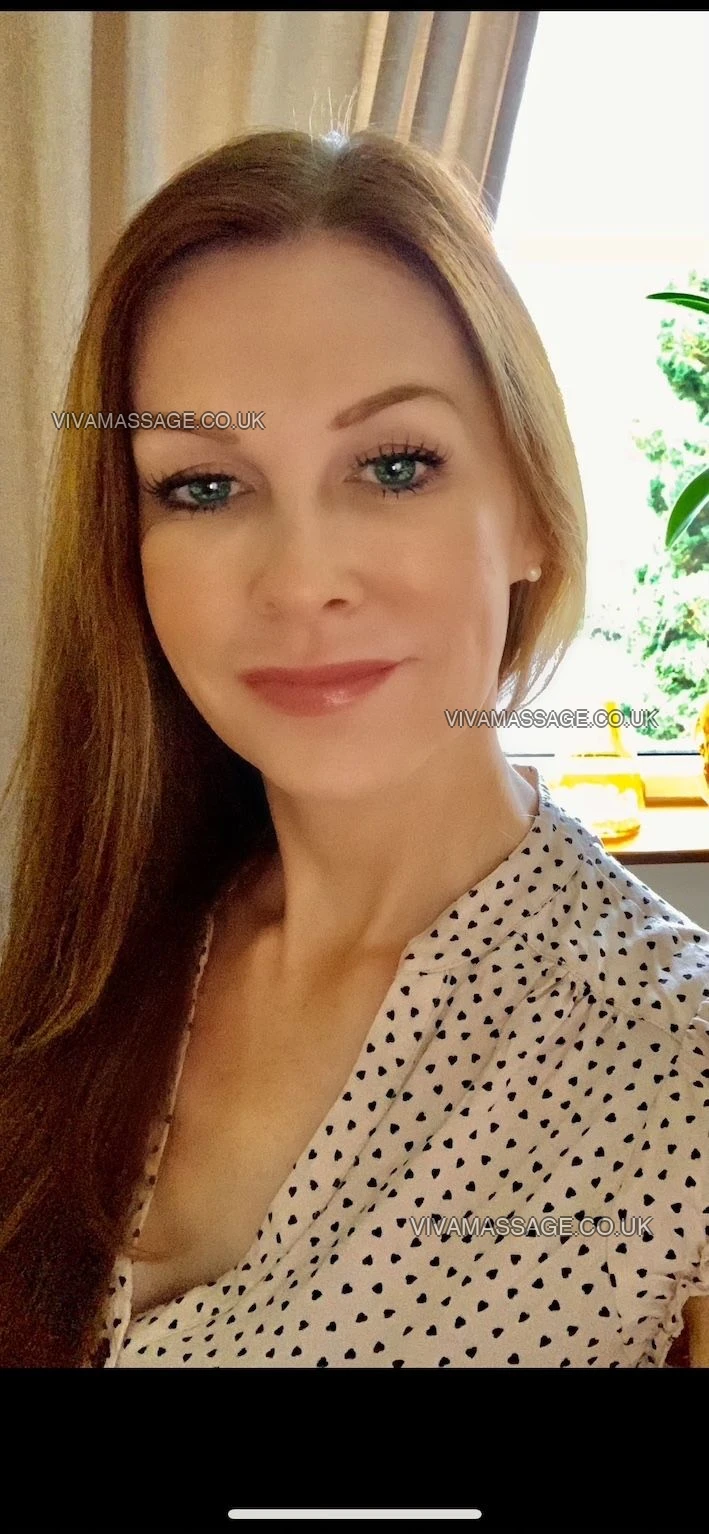 Photo 12 of secretary_4_u