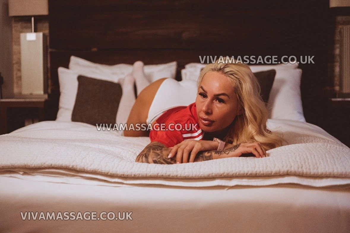 Photo 32 of Sexy_English_Marnie