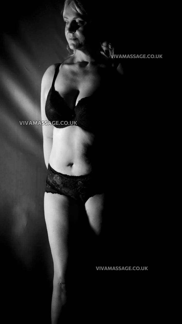 Photo 1 of Sensuous Scarlett