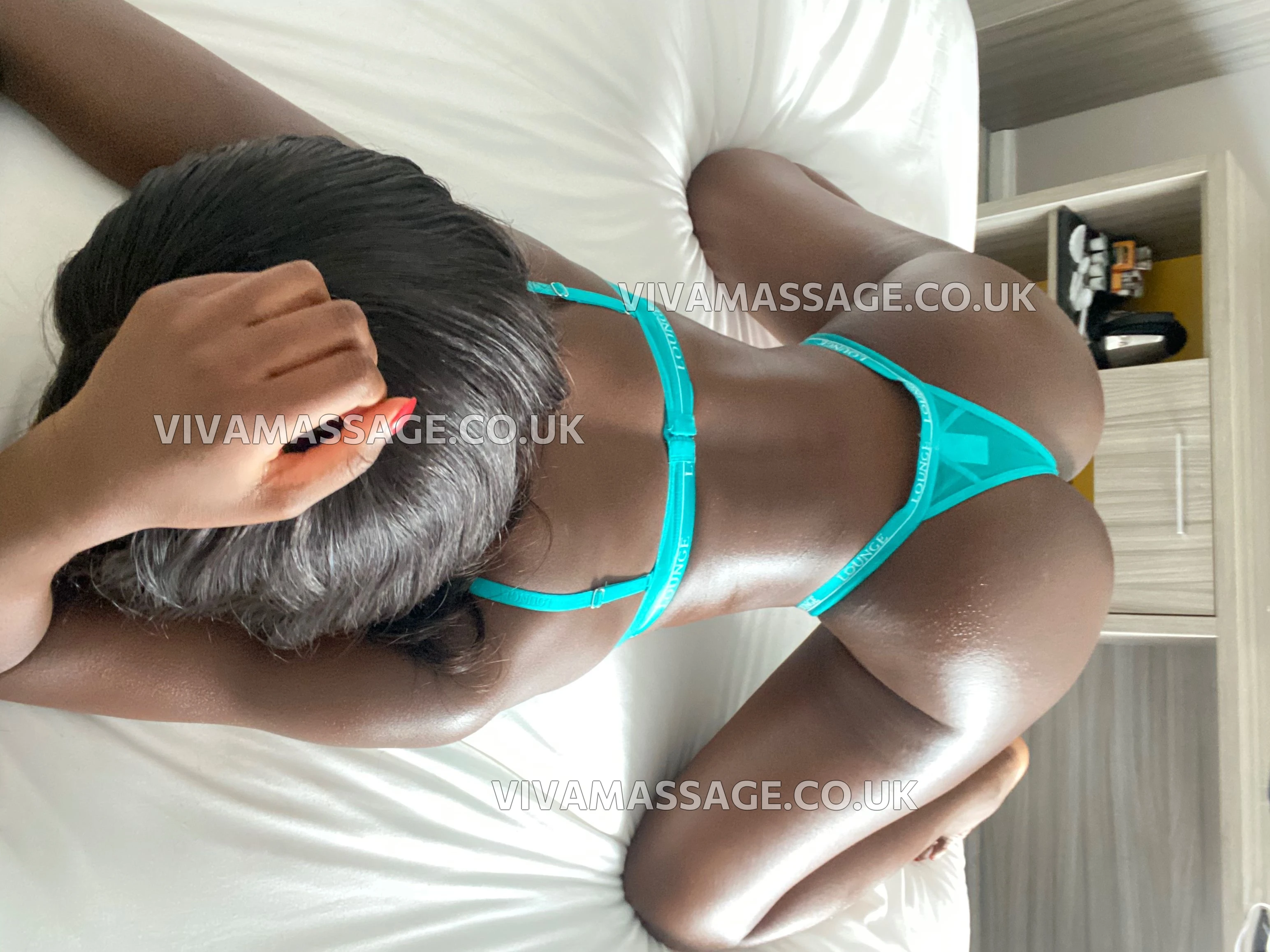 Photo 4 of PetiteEbonyCindy