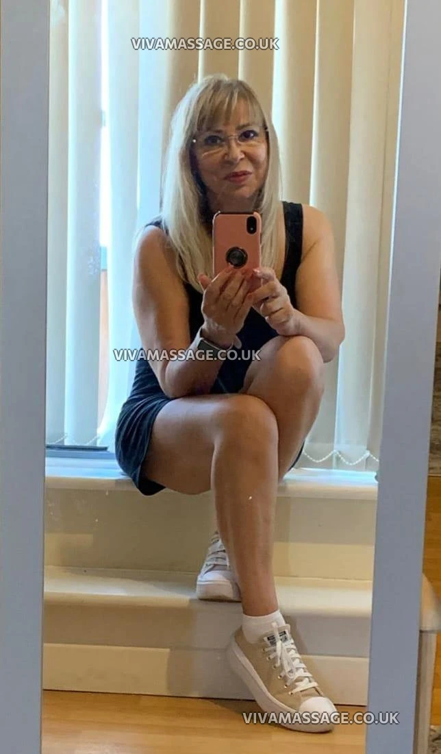 Photo 1 of Lindsey B