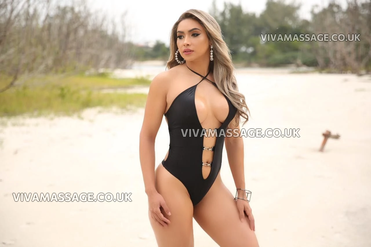 Photo 49 of flaviapepper