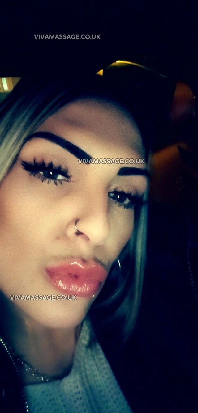 Photo 12 of Lipsy Leah 