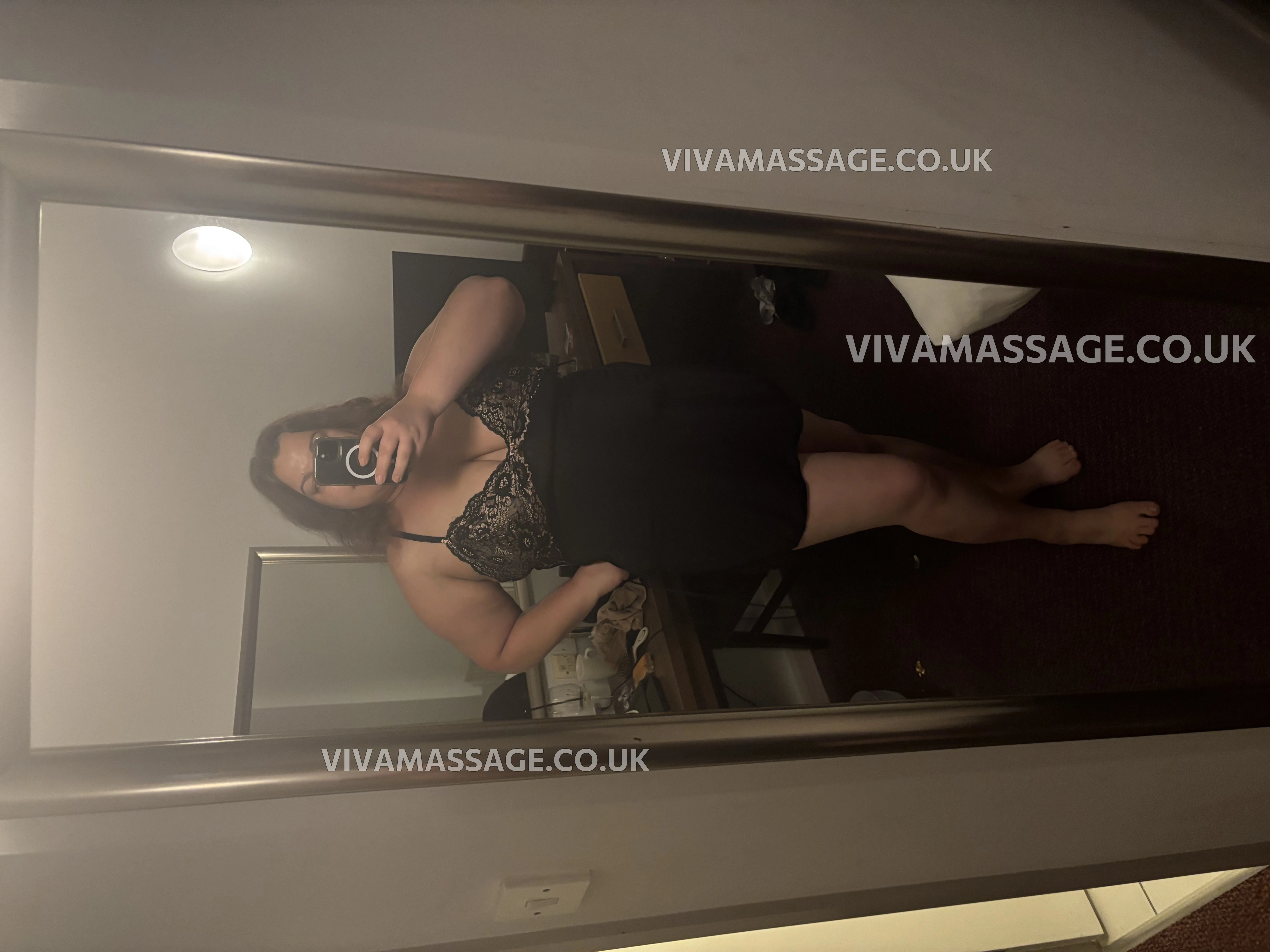Photo 6 of CurvyBritishLou2