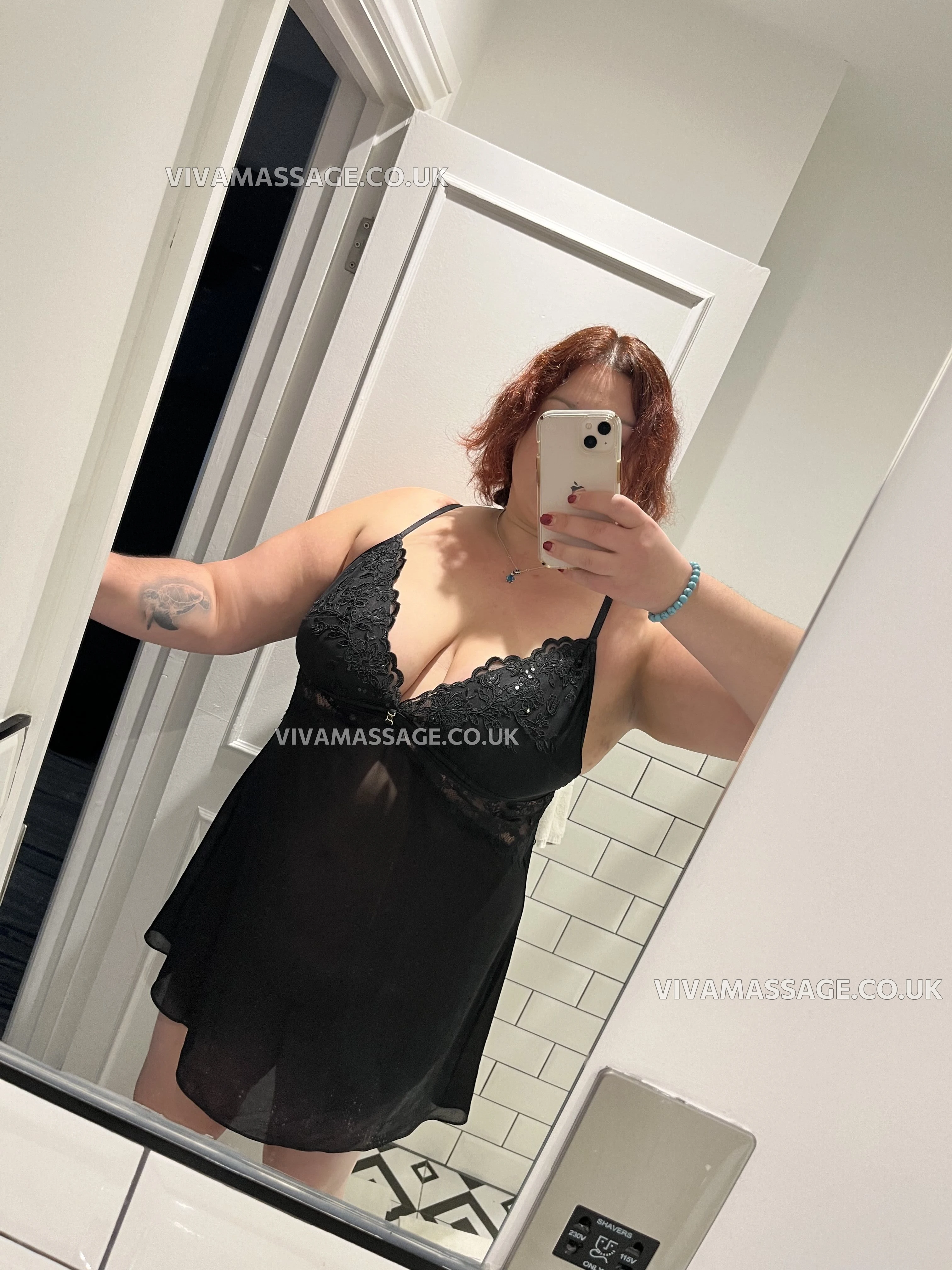 Photo 5 of CurvyBritishLou2