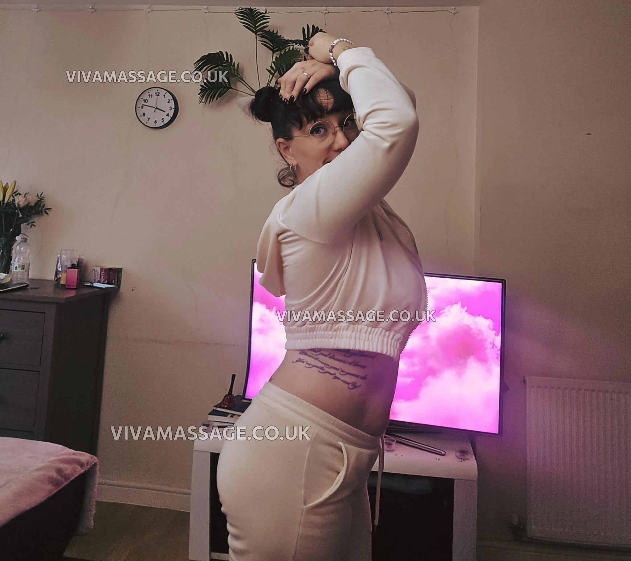 Photo 6 of Bianka Gold Hands X