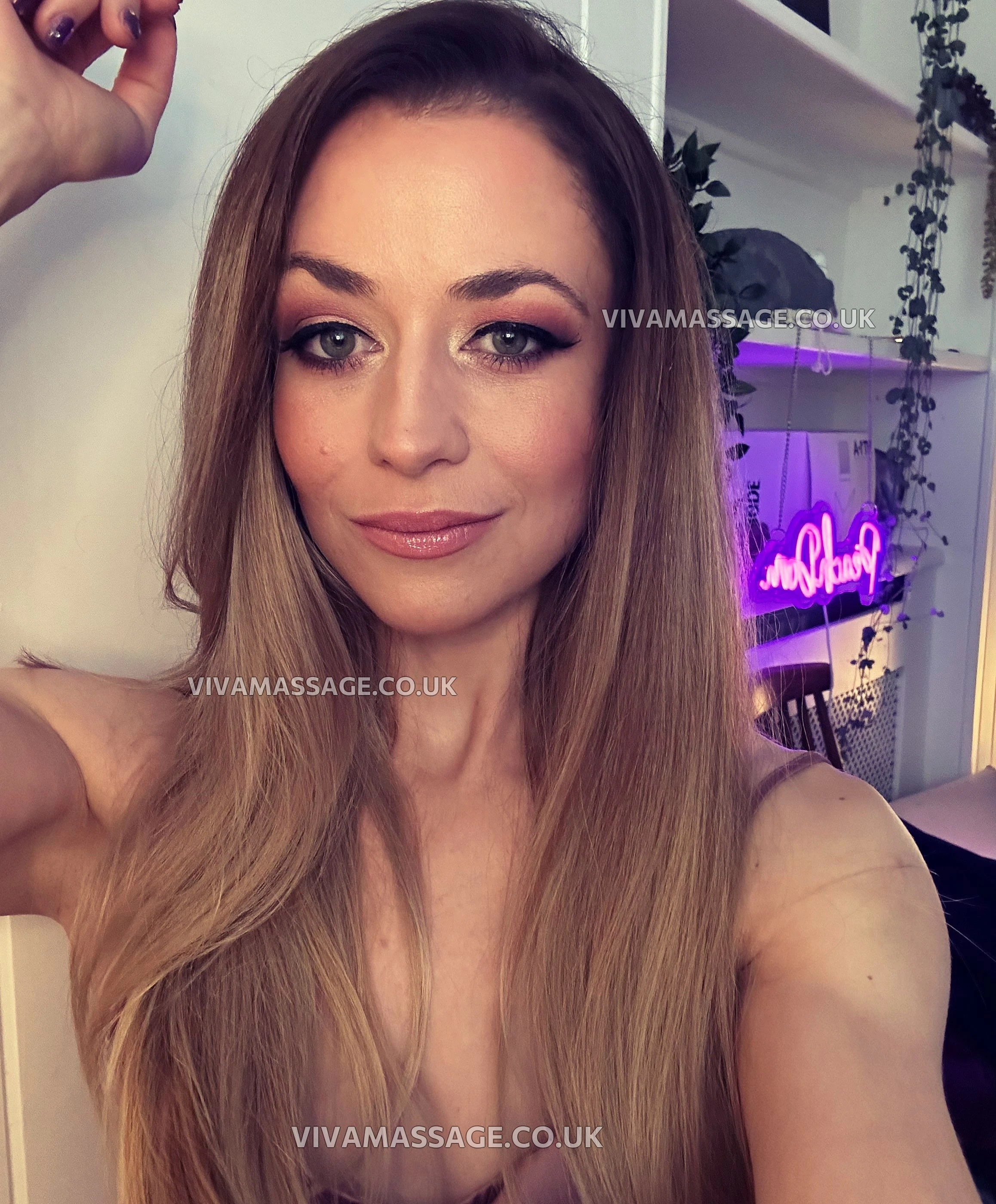 Photo 32 of Chelsey Peach