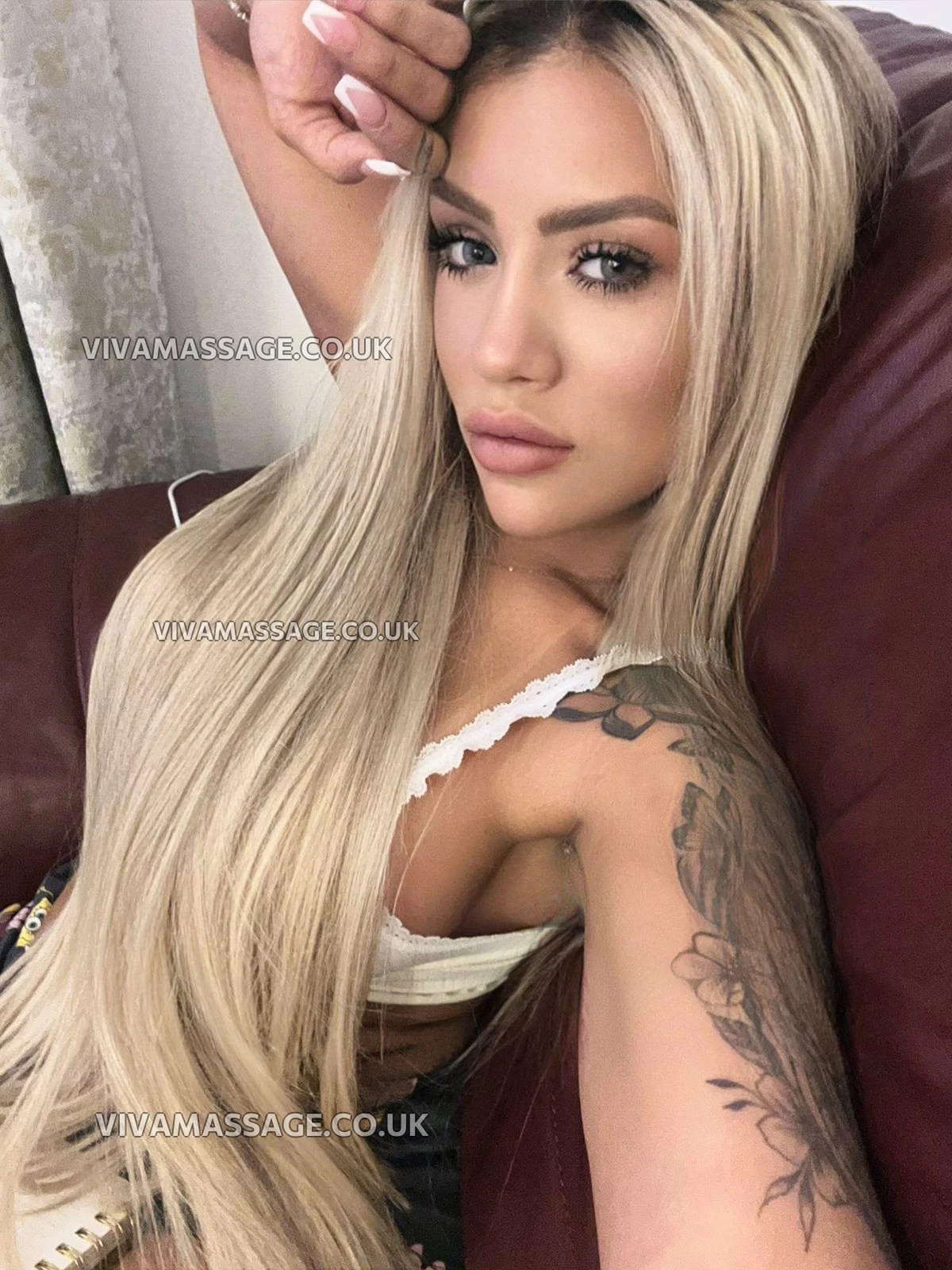 Photo 1 of ZOE_HOT_BLOND_BR