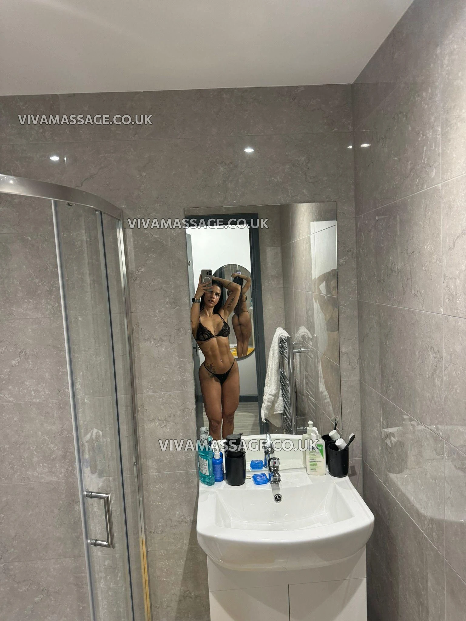 Photo 9 of Amazing Mia!