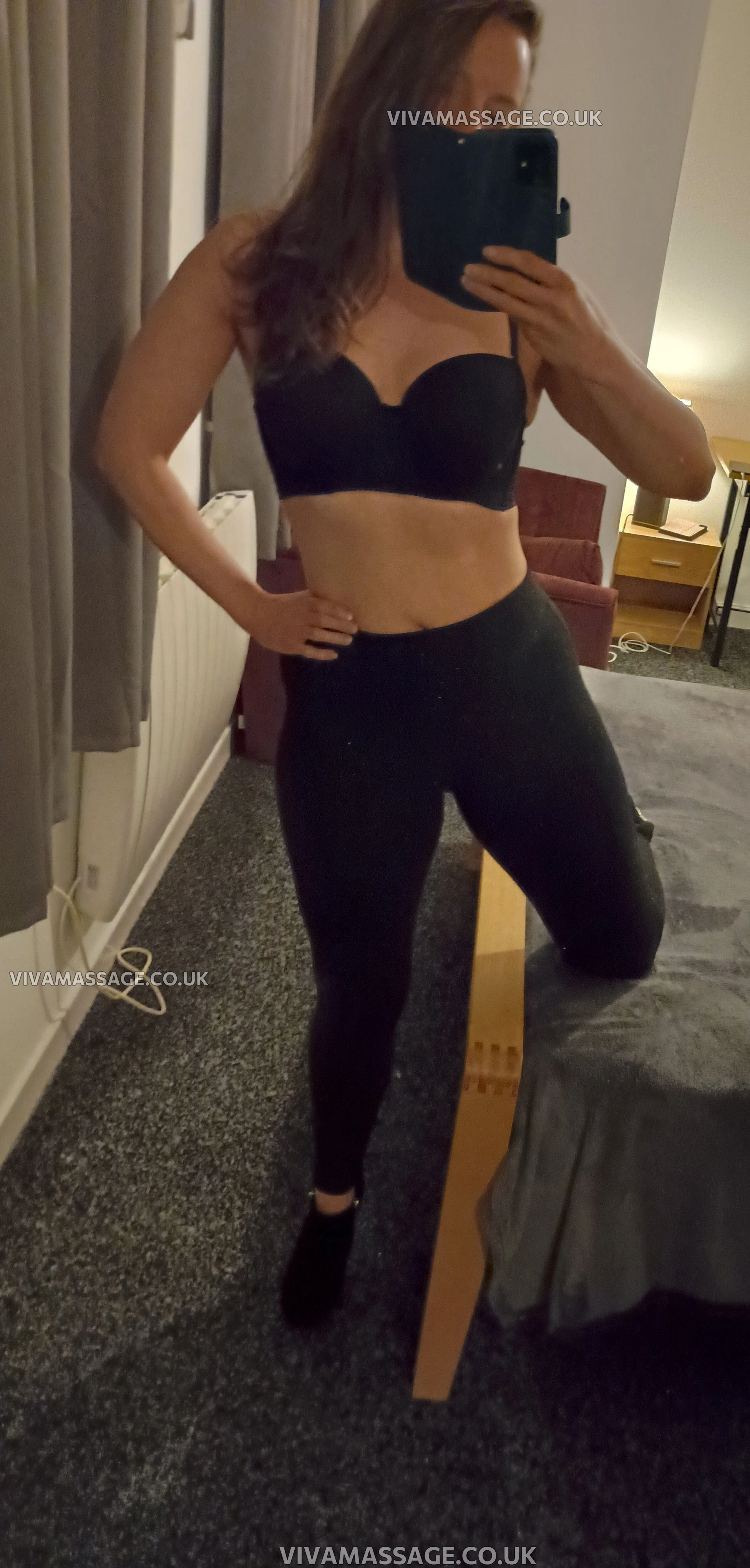 Photo 35 of English-Laura_Leon