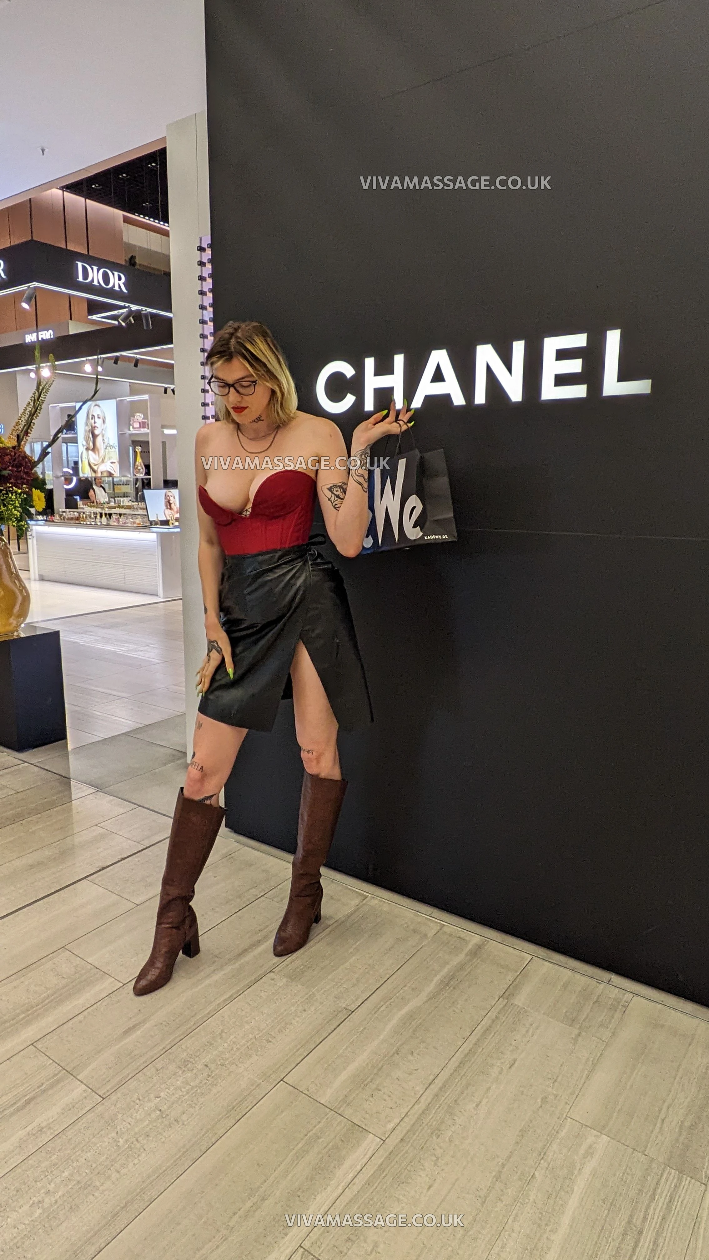 Photo 39 of Miss Simone Reage