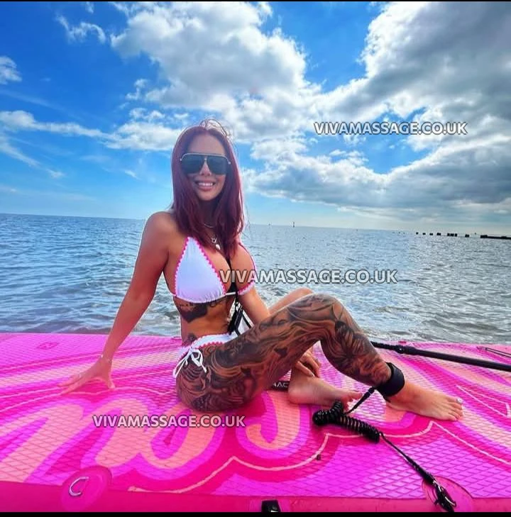 Photo 7 of English_ivyrose