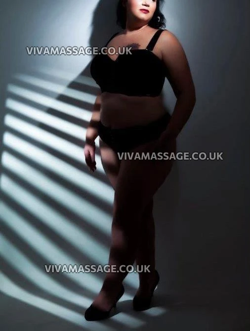 Photo 3 of Sophisticated miss