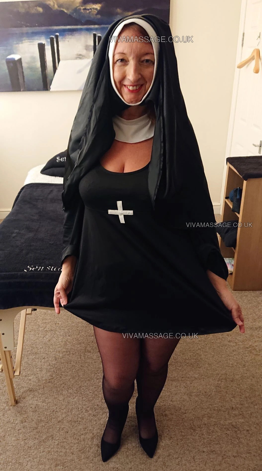 Photo 23 of Julie-Ize