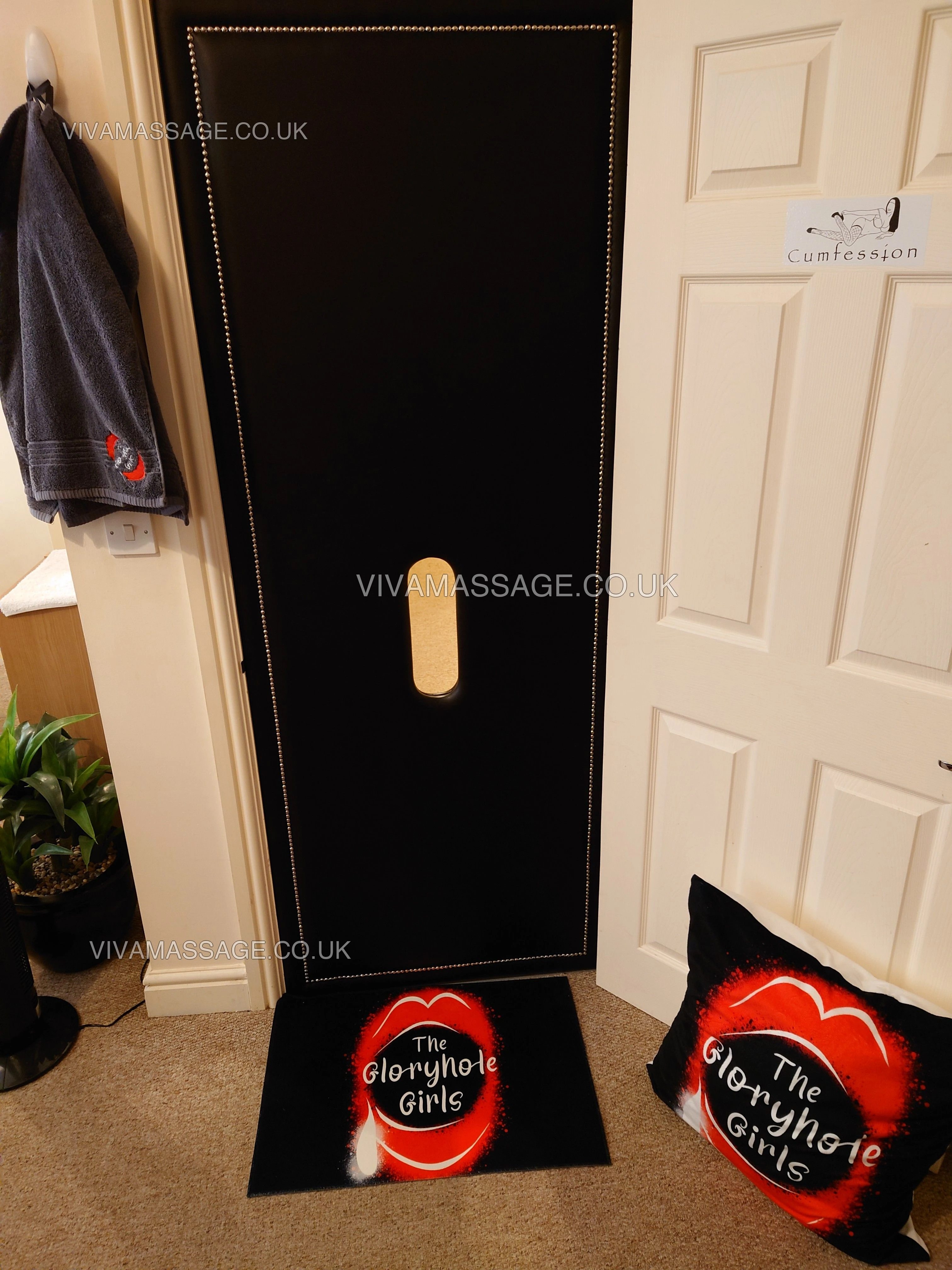 Photo 48 of Julie-Ize